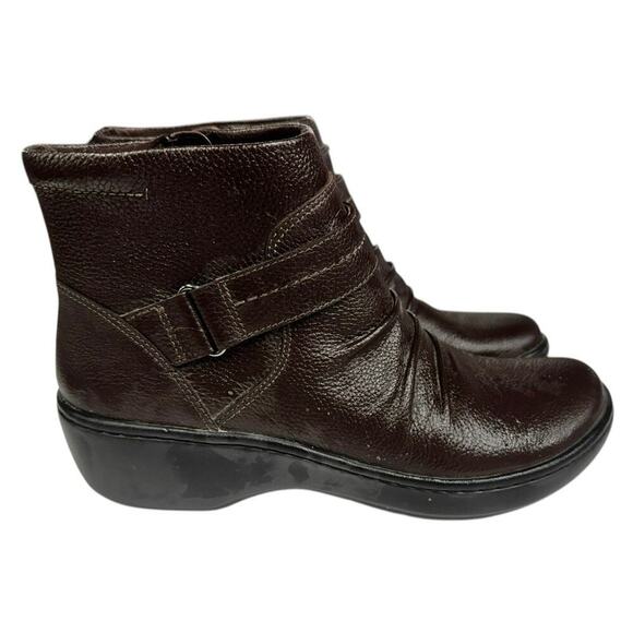 Clarks Women's Delana Fairlee Ankle Boot Dark Brown Leather Zip Up Size 7 - Picture 2 of 9